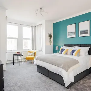 excel-15-mins-drive-key-workers-deep-cleaned-flat.brighton-hotels-england.com/