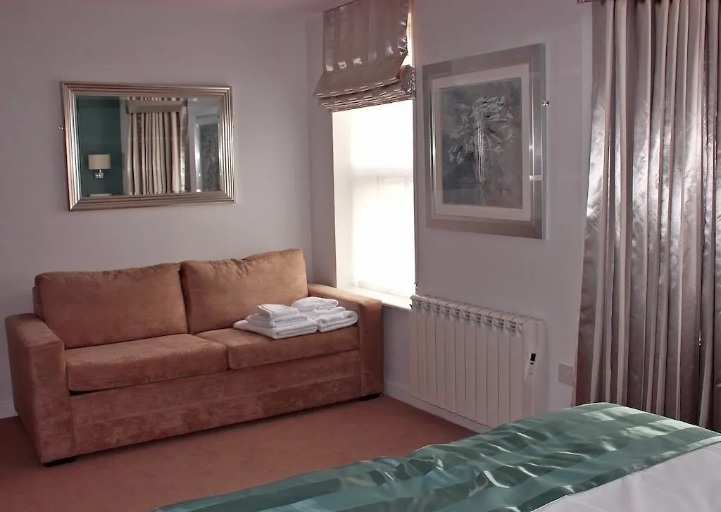 Mccafferty'S Guesthouse Ilford Hotel