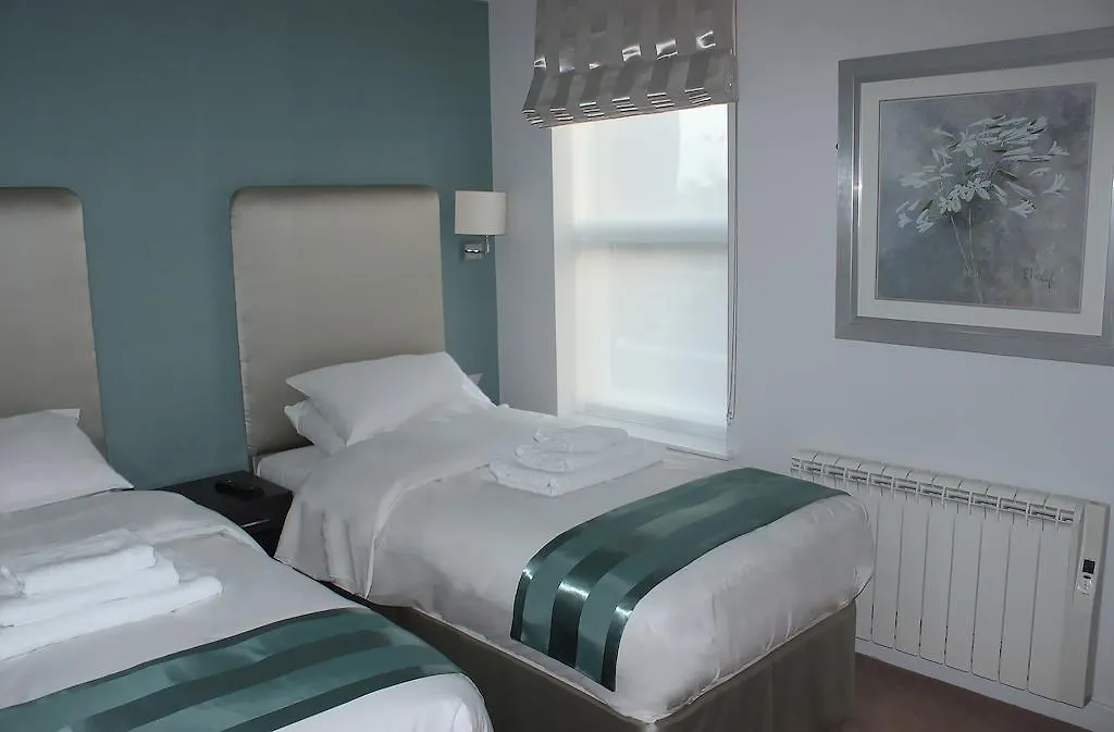 Mccafferty'S Guesthouse Ilford Hotel