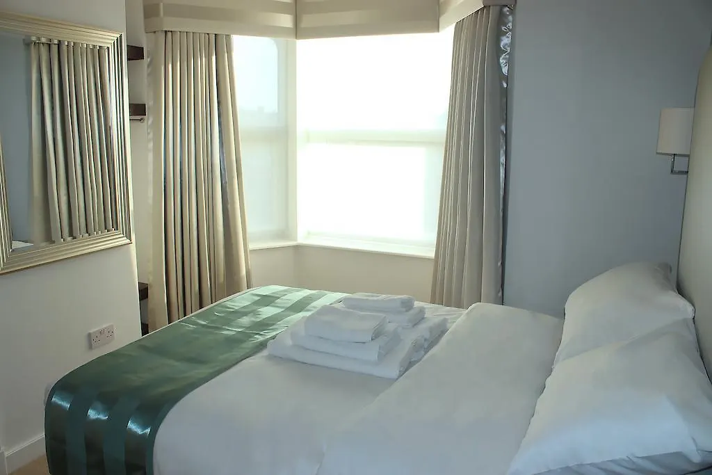 Mccafferty'S Guesthouse אילפורד