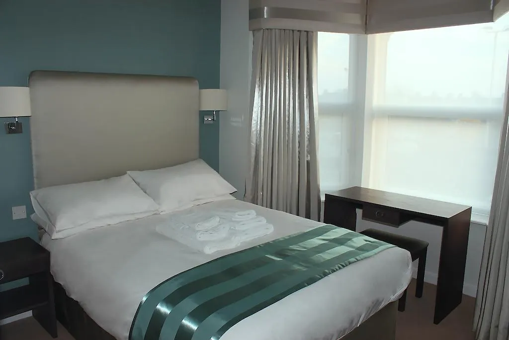 Mccafferty'S Guesthouse אילפורד 3*,