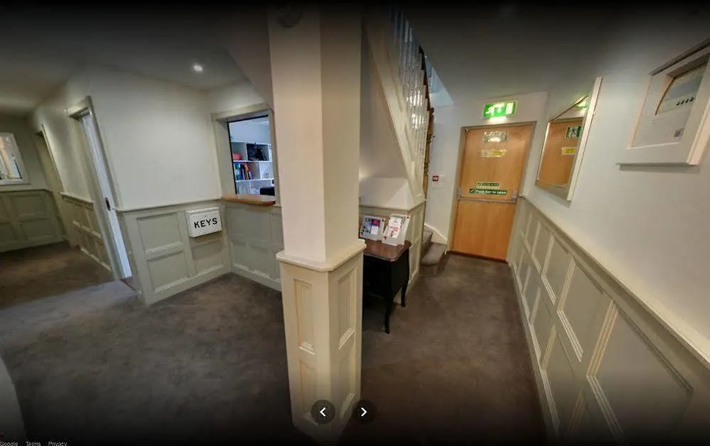 Mccafferty'S Guesthouse Ilford Hotel